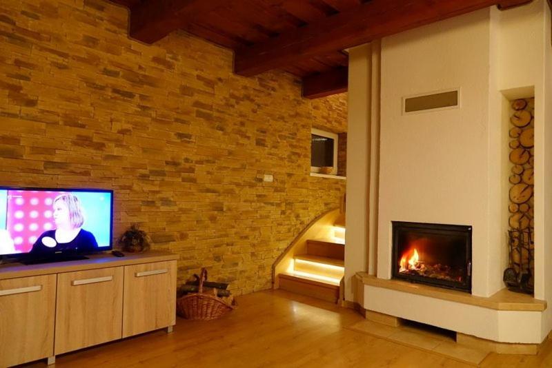 Chata pri jaskyni Bystrá Exterior foto